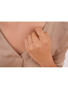 Bague fine avec zircons taille baguette sertis dans une barre