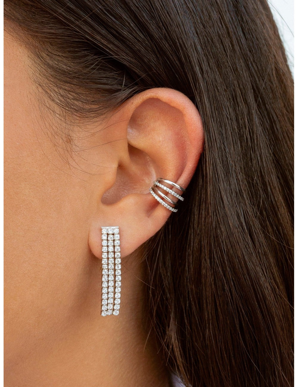 Pendientes conch ear cuff de 4 bandas con circonitas - Disponible en blanco y negro