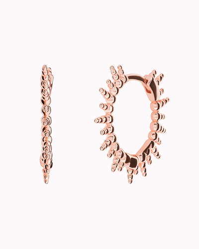 Creolen mit unregelmäßigen Kugelspitzen