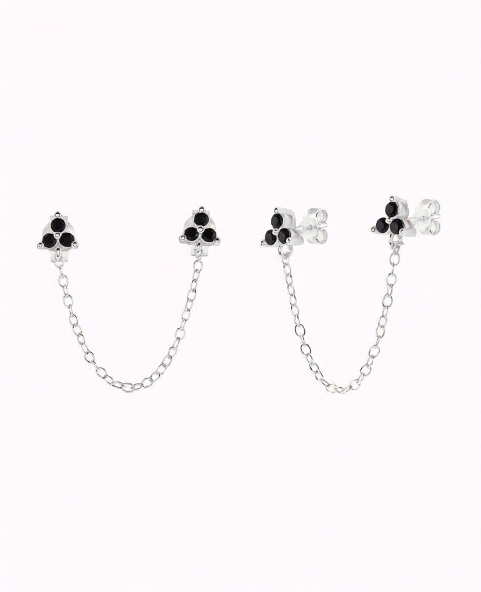 Doppelte blütenförmige Zirkonia-Piercing-Ohrstecker mit hängender Kette – erhältlich in Schwarz und Weiß