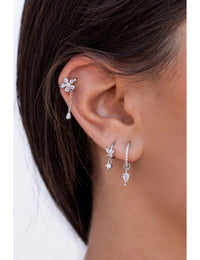 Pendientes de aro huggie en forma de mariposa con circonitas