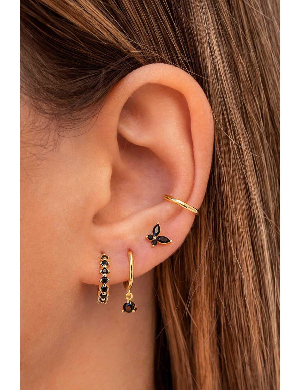 Pendientes stud en forma de mariposa con circonitas en talla marquesa y redonda