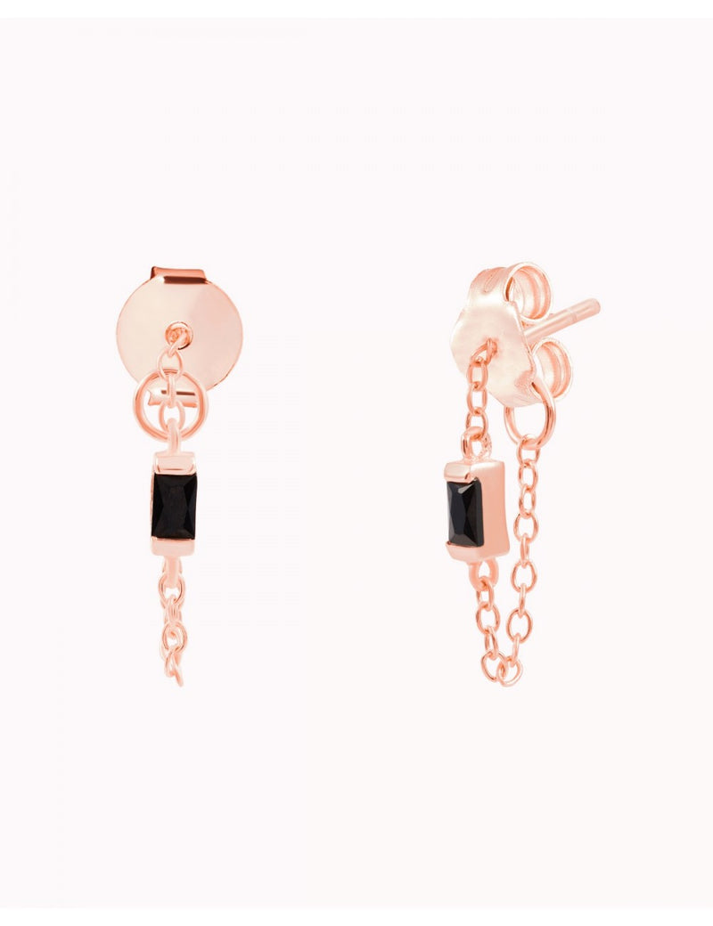 Pendientes stud de cadena con circonita baguette de color negro