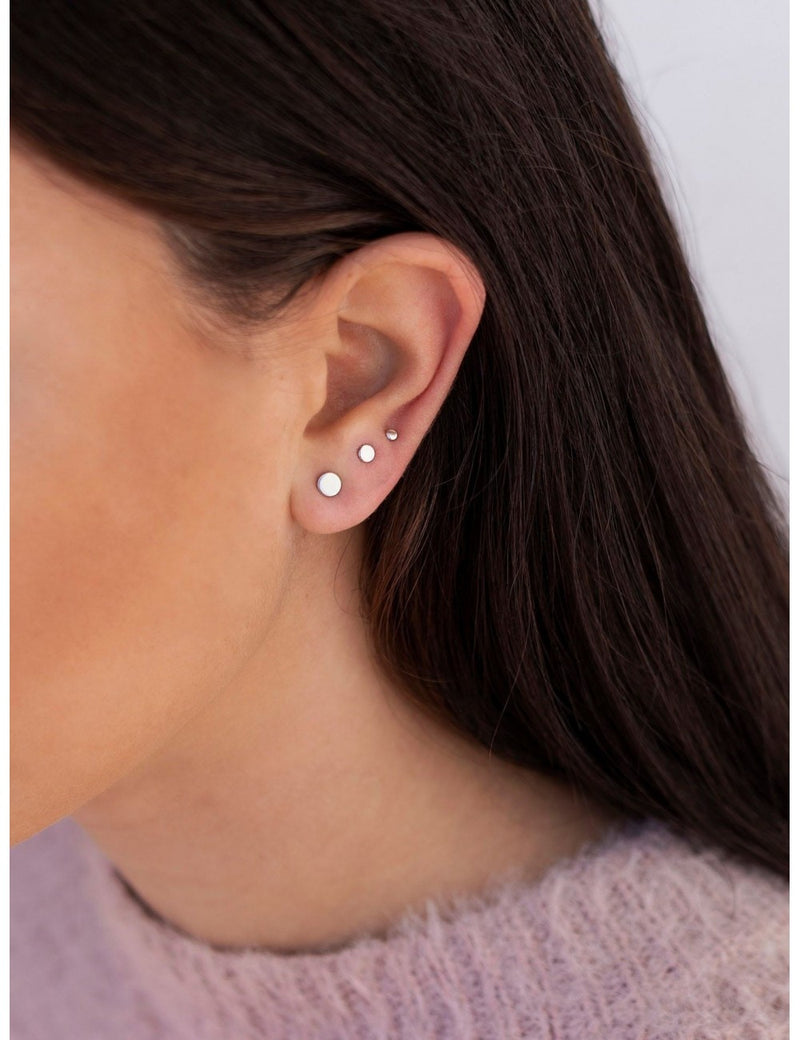 Pendientes stud pequeños en forma de círculo - Tres diámetros disponibles