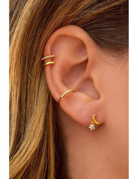 Pendientes stud en forma de luna creciente con colgante de estrella con circonitas
