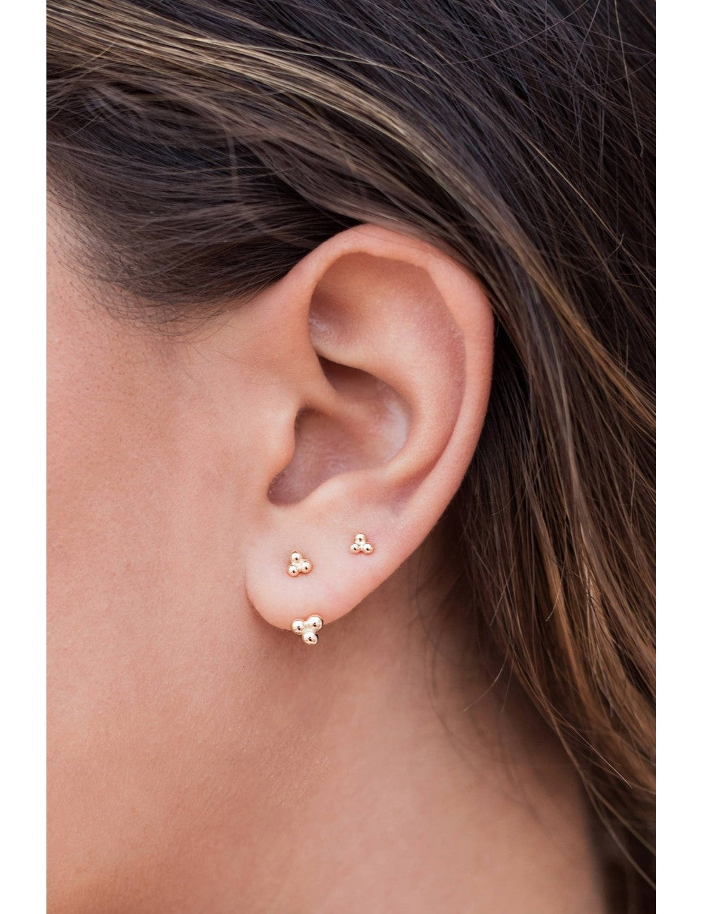 Pendientes ear jacket con bolitas en forma de trébol - 2 tamaños disponibles