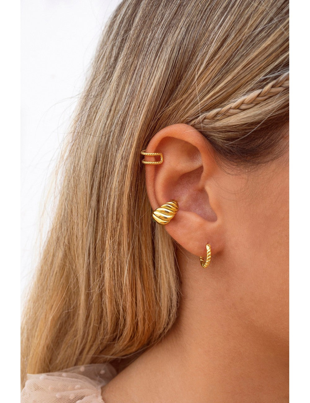 Pendientes de aro huggie gallonados