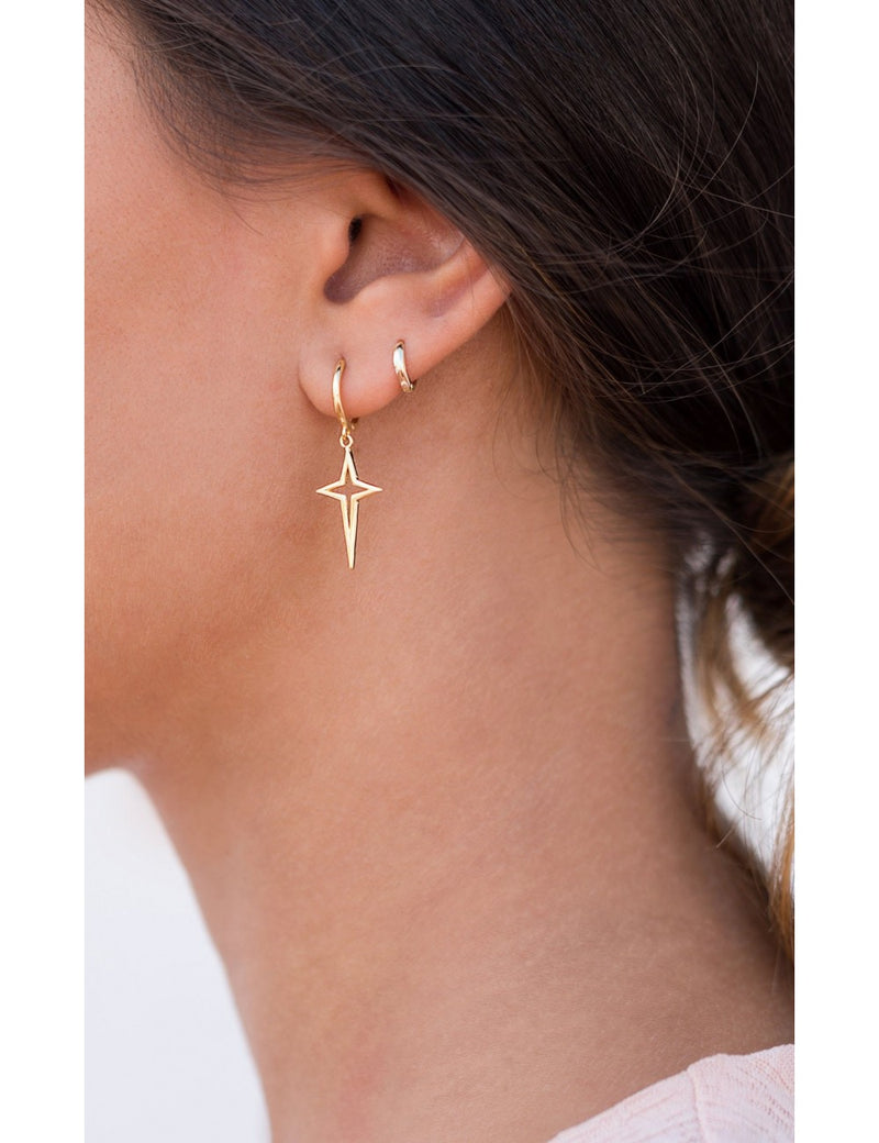 Pendientes de aro con estrella en forma de cruz