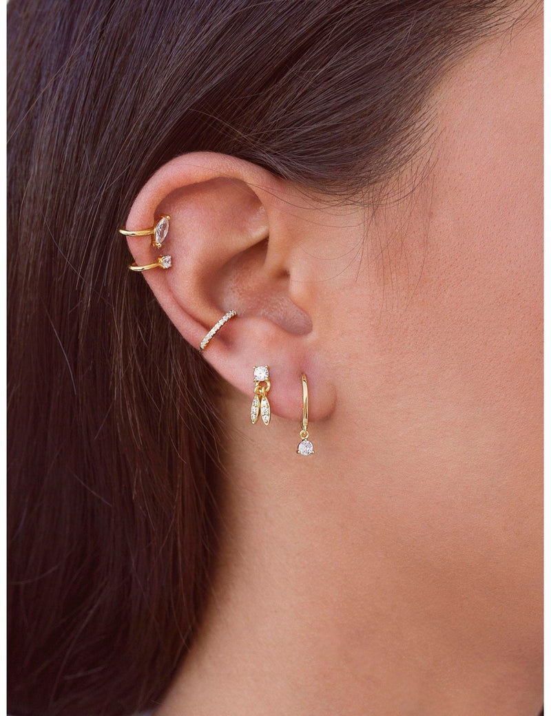 Pendientes de aro con charm circonita - Disponible en blanco. y negro