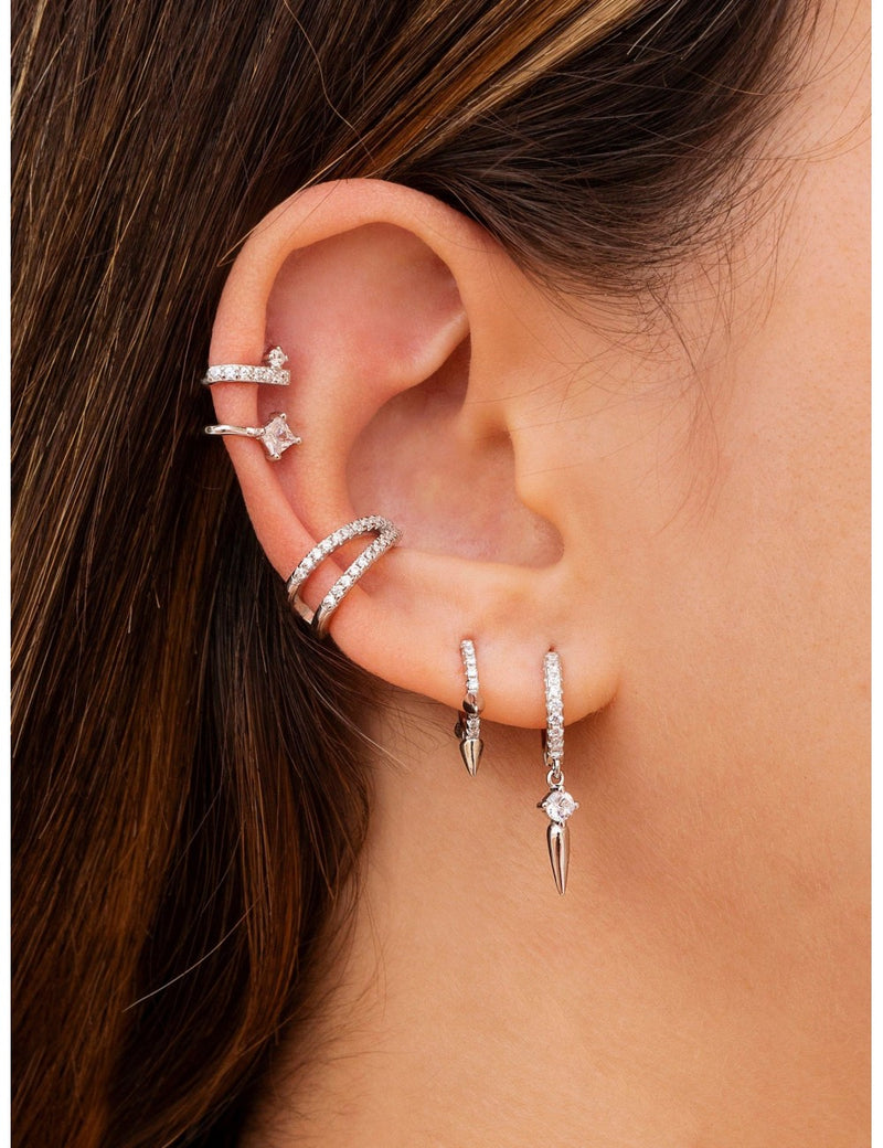 Pendientes de aro con circonitas y charm en forma de spike con circonita