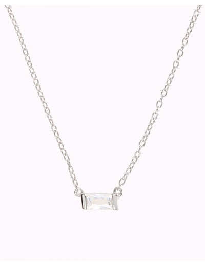 Halskette mit horizontalem Zirkonia-Anhänger im Baguetteschliff