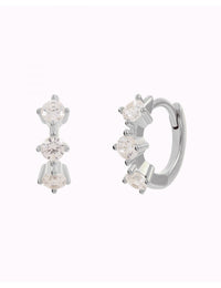 Pendientes de aro huggie con 3 circonitas engastadas en 4 garras