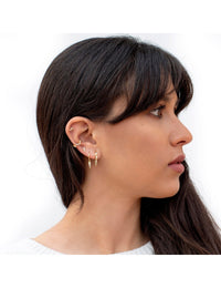 Pendientes de aro huggie con charms en forma de triángulo con circonitas