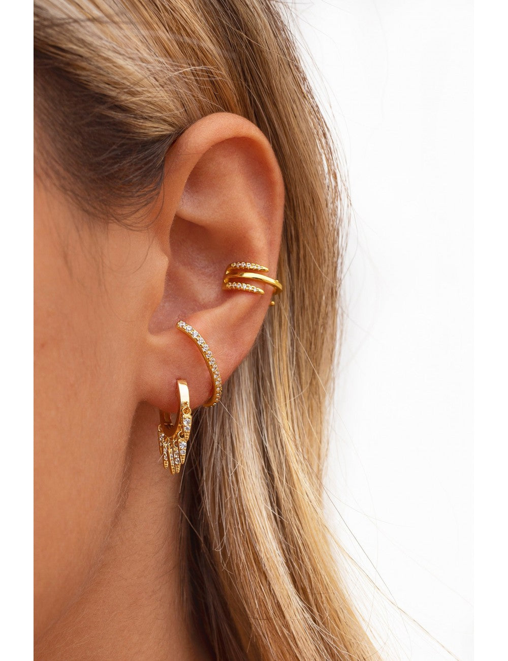 Pendientes de aro huggie con charms en forma de triángulo con circonitas