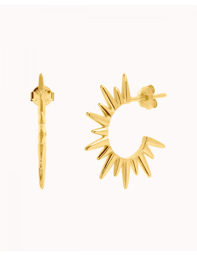 Große Creolen mit sonnenförmigen Zacken