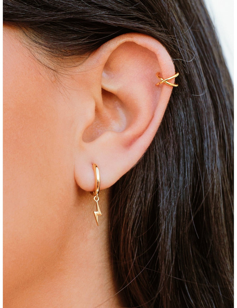 Pendientes de aro huggie con colgante en forma de rayo