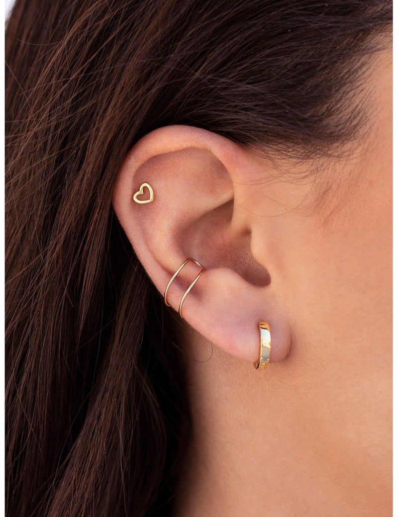 Pendientes stud mini en forma de corazón hueco