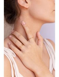 Anillo minimalista con tres bandas