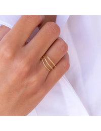 Anillo minimalista con tres bandas