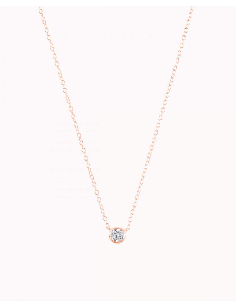 Collier avec pendentif solitaire en zircone sertie clos