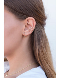 Pendientes de aro con circonitas y cierre de botón