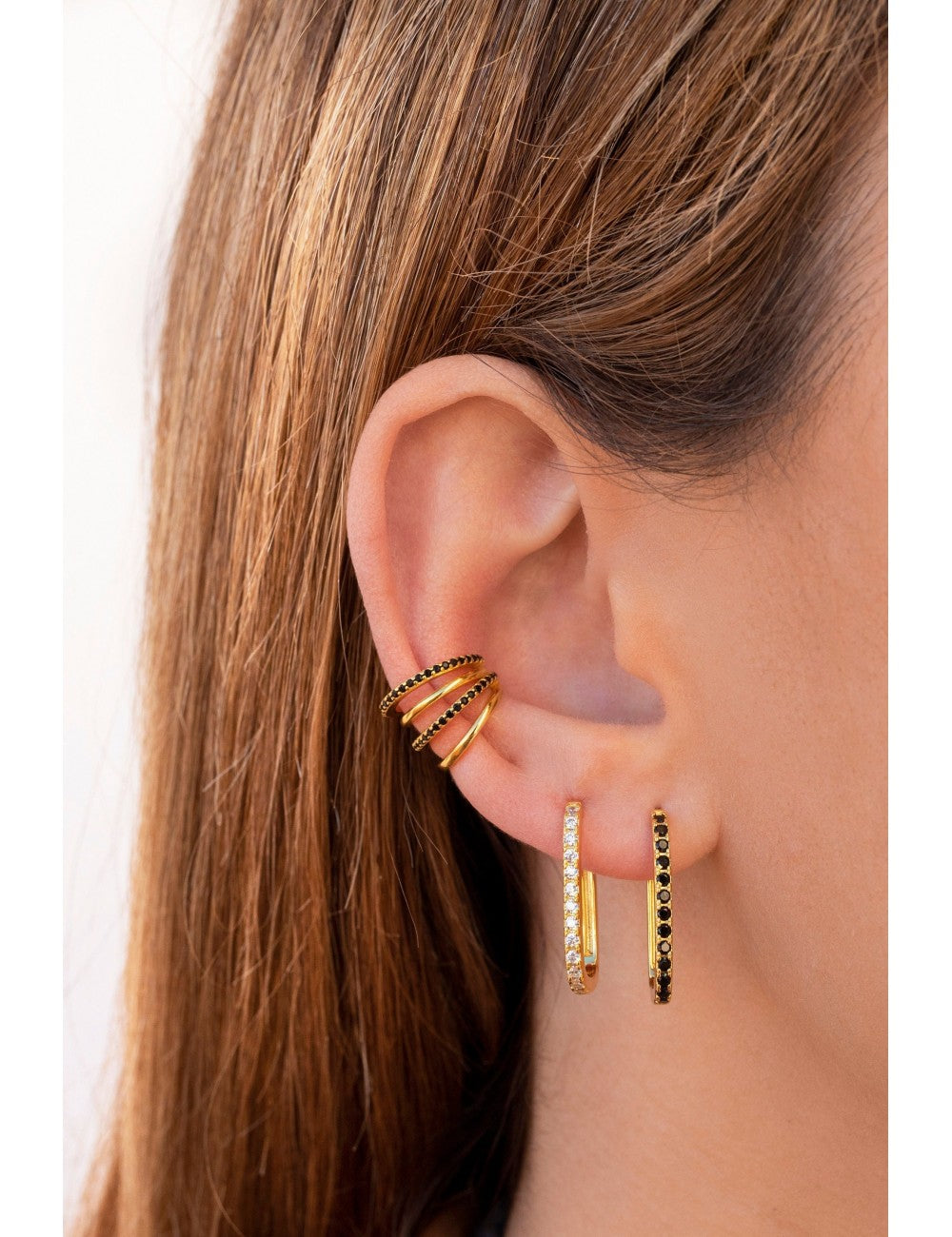 Pendientes de aro rectangulares con circonitas de color negro en pavé