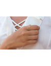 Bague minimaliste en forme de vague océanique