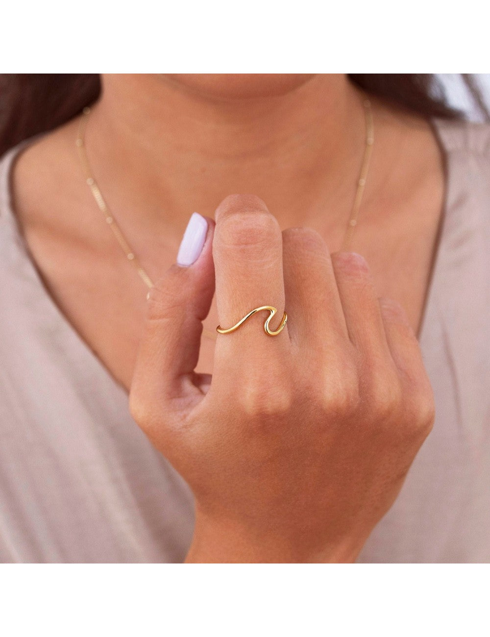Bague minimaliste en forme de vague océanique