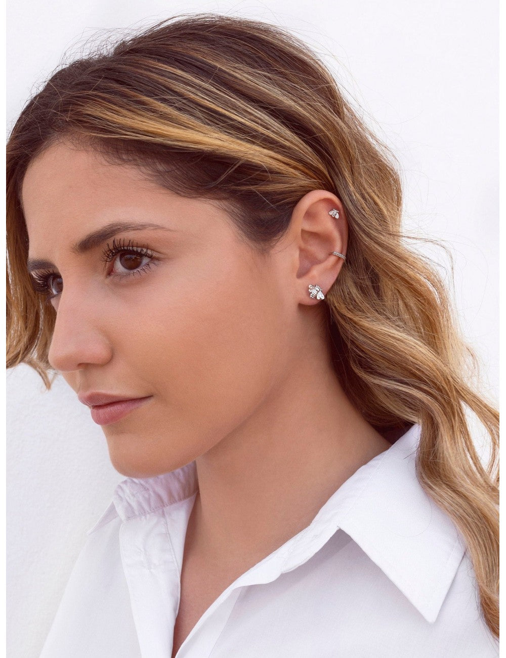 Petites boucles d'oreilles en forme d'abeille