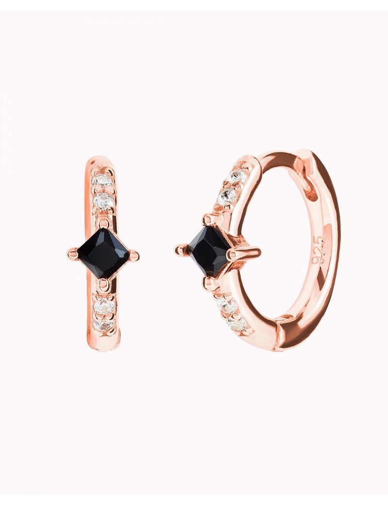 Petites boucles d'oreilles créoles avec zircones blanches et noires taille princesse