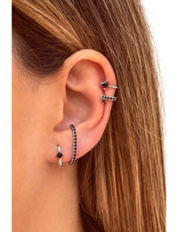 Petites boucles d'oreilles créoles avec zircones blanches et noires taille princesse