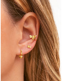 Pendientes stud pequeños en forma de abeja mini