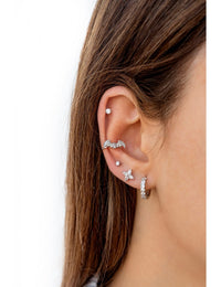 Pendientes stud pequeños con circonitas con garras invisibles - Dos tamaños disponibles