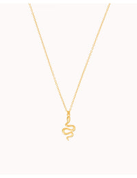 Collar de cadena con colgante en forma de serpiente