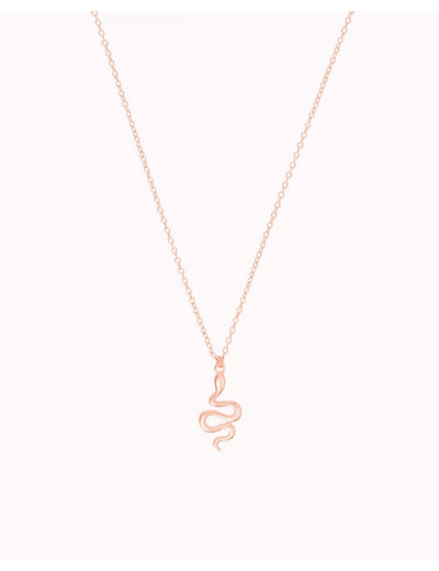 Collar de cadena con colgante en forma de serpiente