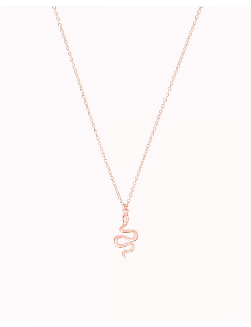 Collar de cadena con colgante en forma de serpiente