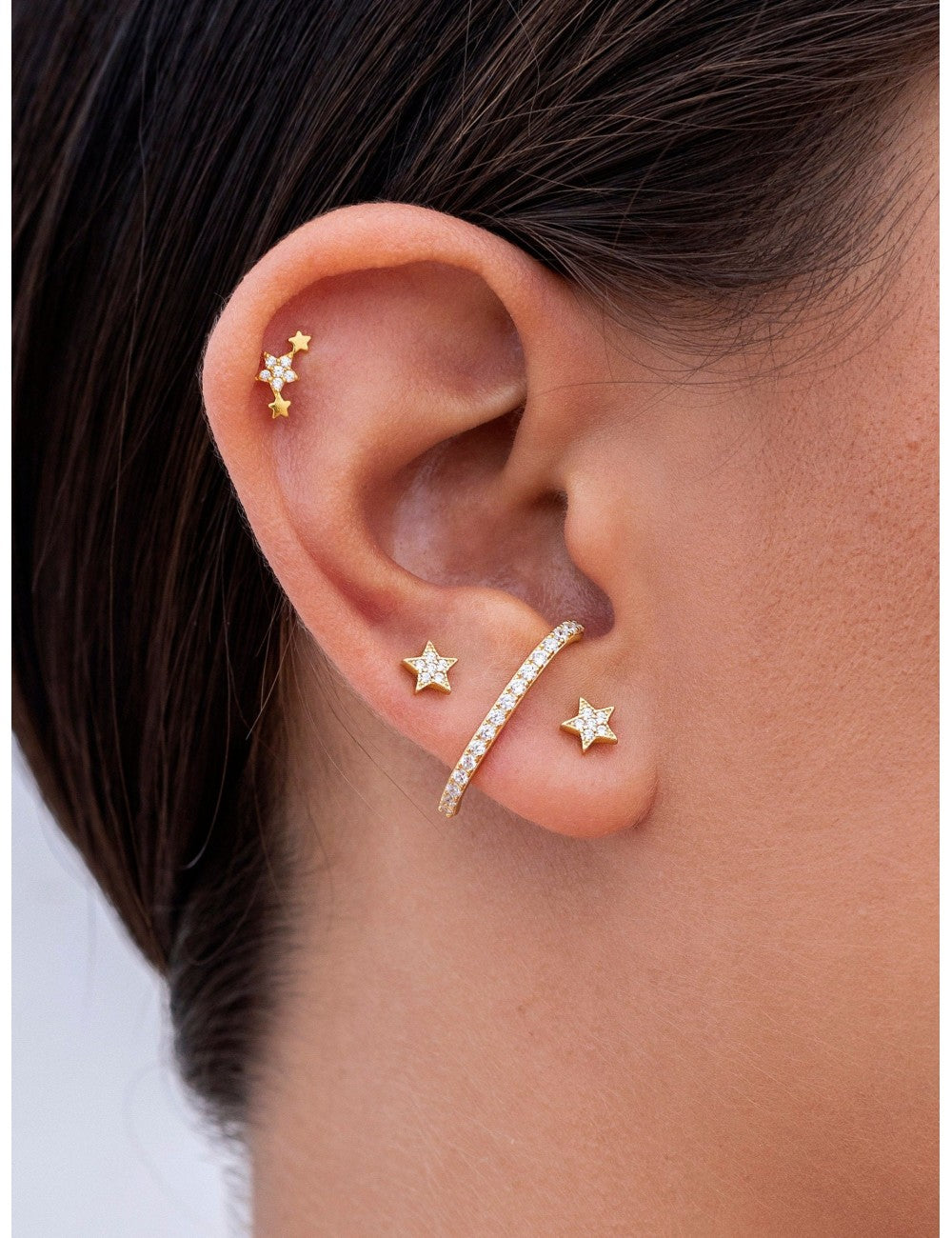 Pendientes stud en forma de estrella con circonitas en pavé