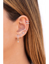 Pendientes stud en forma de estrella con circonitas en pavé