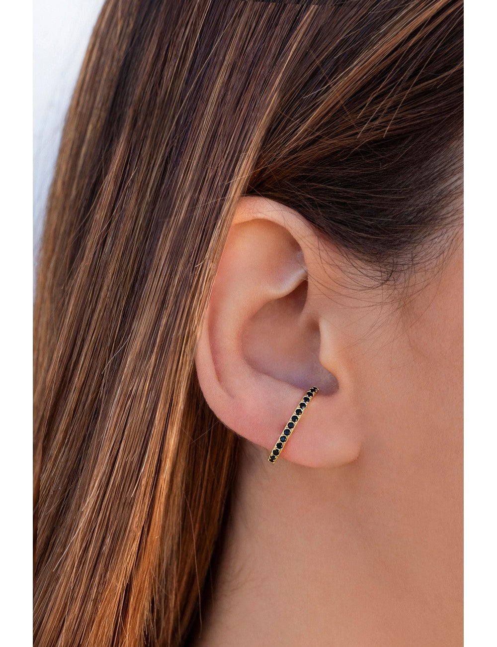 Boucles d'oreilles à tige avec zircons noirs