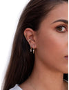 Pendientes stud con circonita en talla baguette y charm en forma de pincho - Dos tamaños disponibles