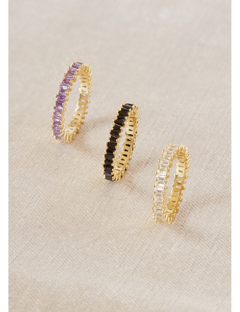 Bague en oxyde de zirconium baguette de forme trapézoïdale - Disponible en 3 couleurs : Blanc, Noir et Violet
